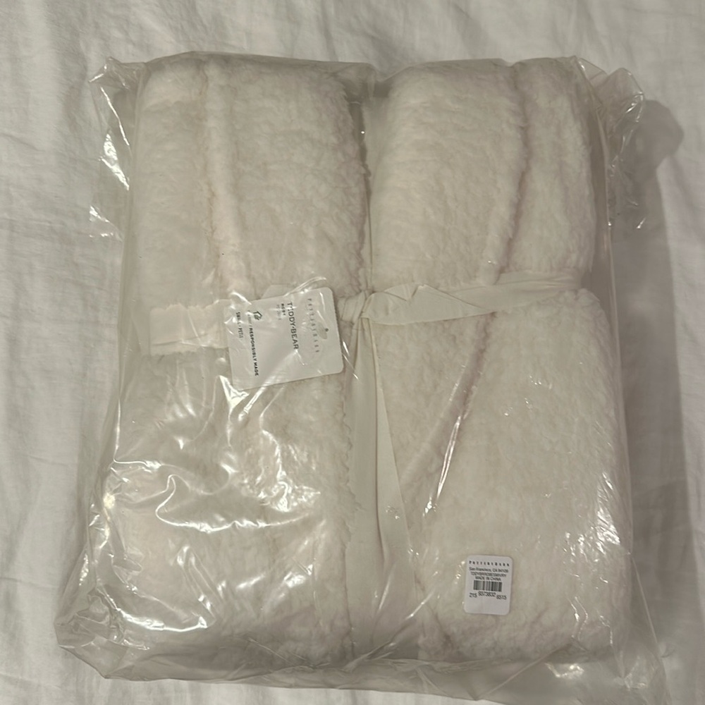 Pottery barn size S teddy bear robe - BNWT